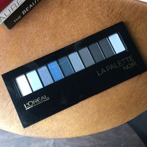 L’Oréal Paris La Palette Noir Eyeshadow + Brush